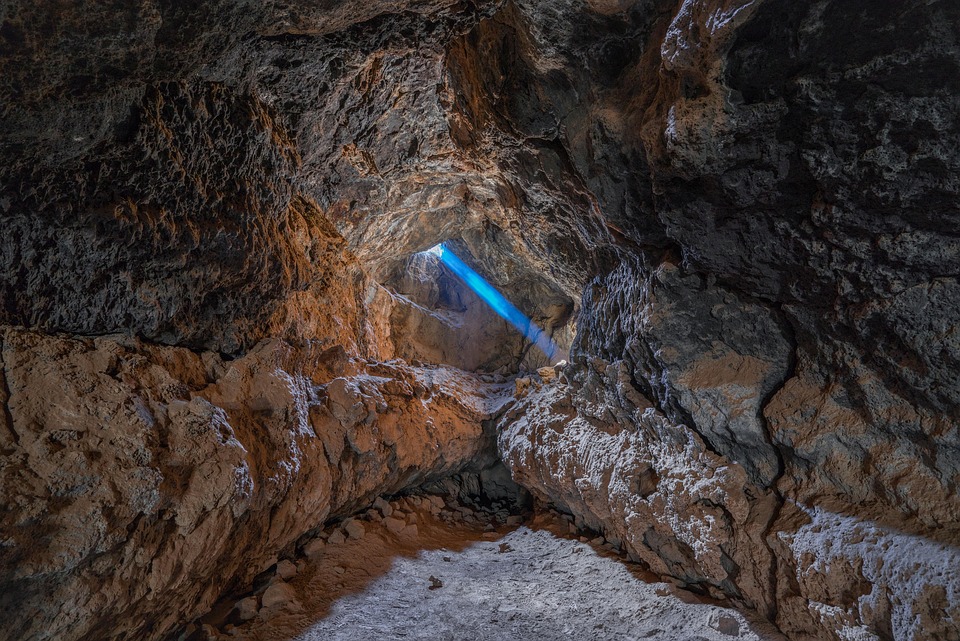 Unlocking the Past with XRF: How X-Ray Fluorescence spectrois Revolutionizing Geoarchaeology (en inglés)