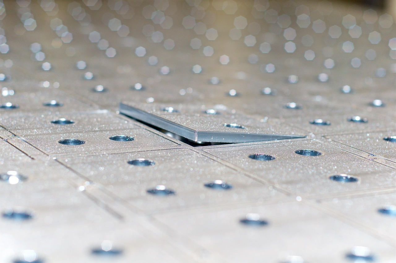 Co to jest spektrometr XRF? Zasada dzia × Ania i zastosowania w przemy × le.